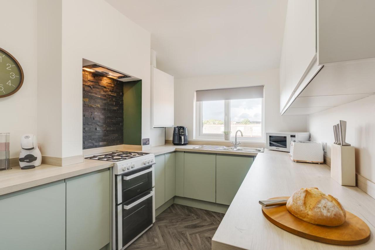 St David'S - Stylish 2 Bed Apartment, Free Parking, Close To Beach Lytham St Annes Eksteriør billede