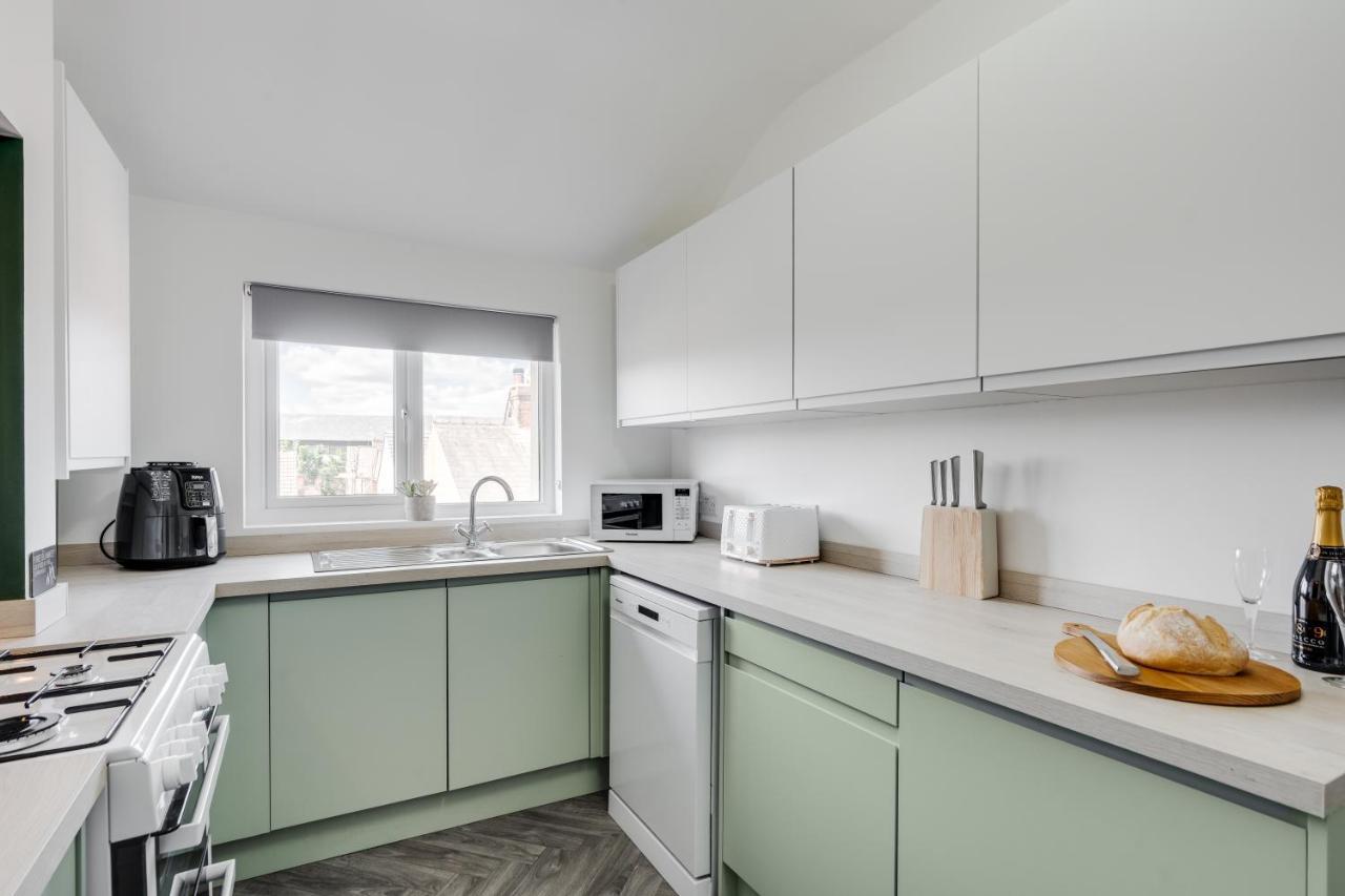 St David'S - Stylish 2 Bed Apartment, Free Parking, Close To Beach Lytham St Annes Eksteriør billede
